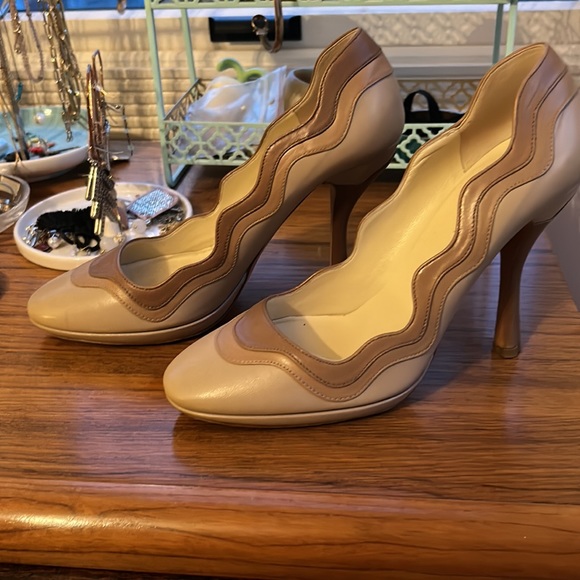 Prada Tan Scalloped Heels 37 1/2 - Picture 3 of 9